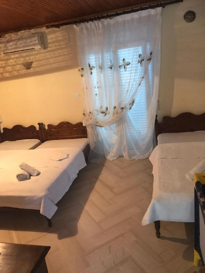 Angela - Zoi Rooms Skiathos Town Bagian luar foto