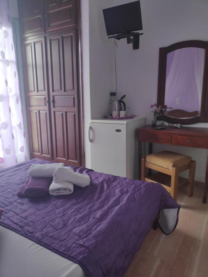 Angela - Zoi Rooms Skiathos Town Bagian luar foto