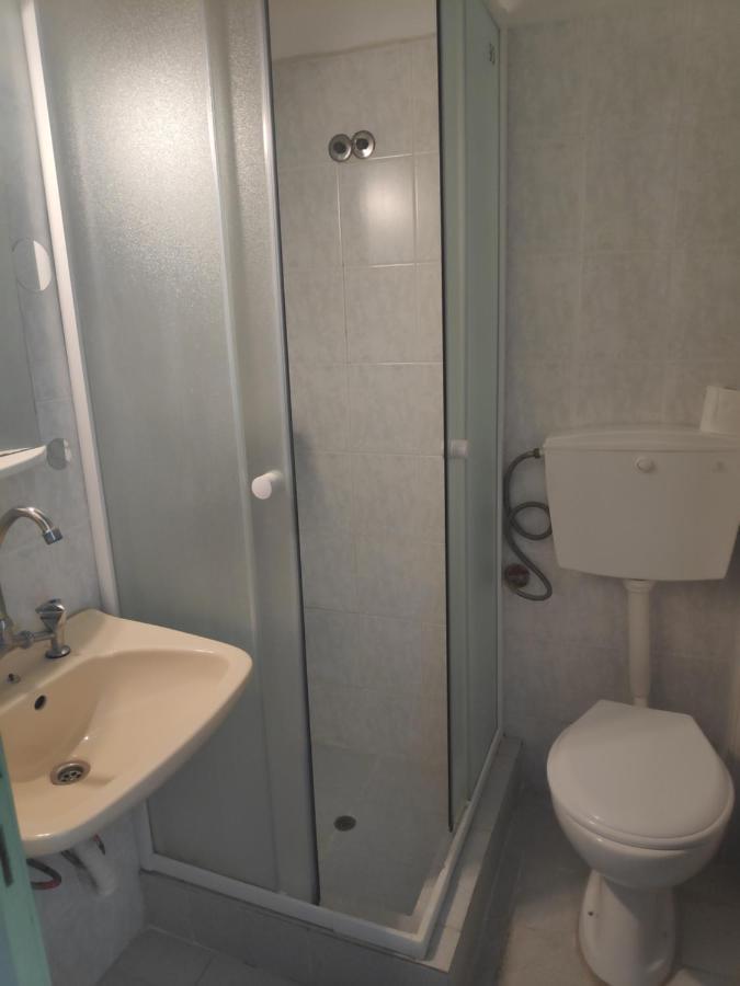 Angela - Zoi Rooms Skiathos Town Bagian luar foto