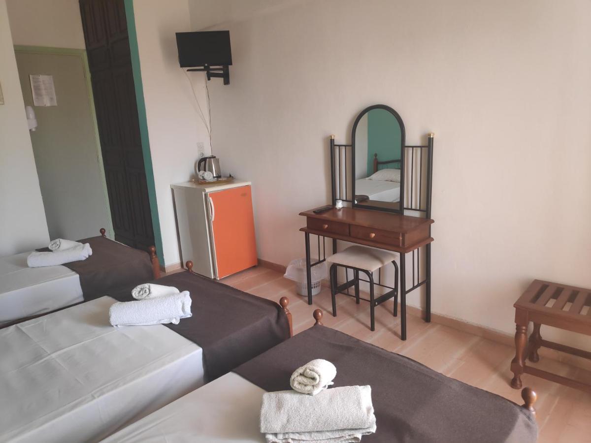 Angela - Zoi Rooms Skiathos Town Bagian luar foto