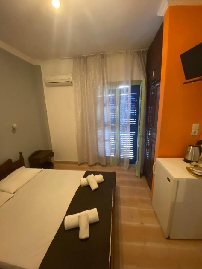 Angela - Zoi Rooms Skiathos Town Bagian luar foto