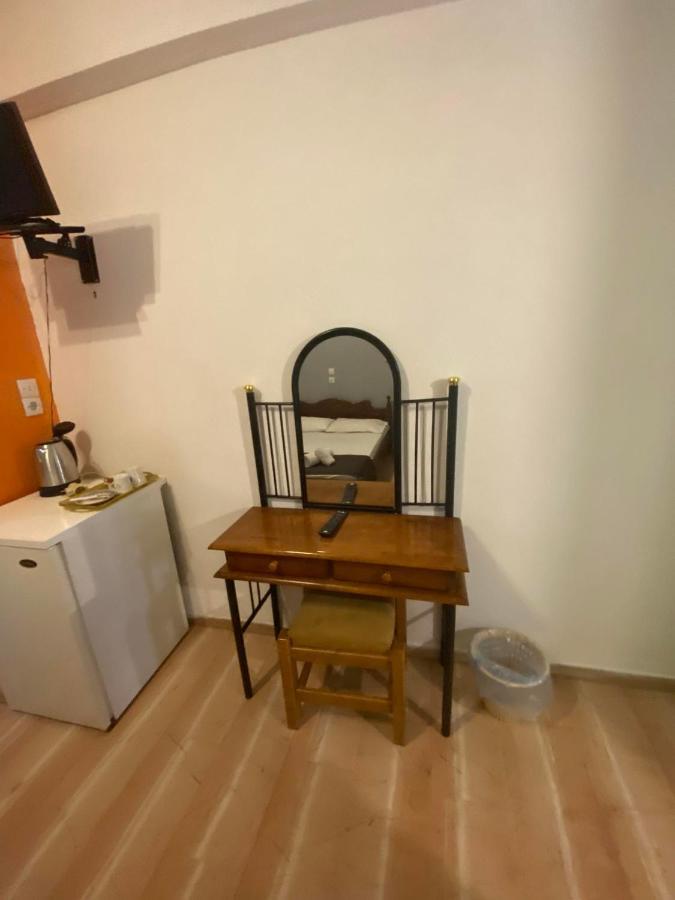Angela - Zoi Rooms Skiathos Town Bagian luar foto